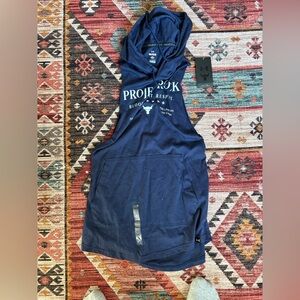 NWT Men’s Medium Sleeveless Under Armour Project rock hoodie shirt